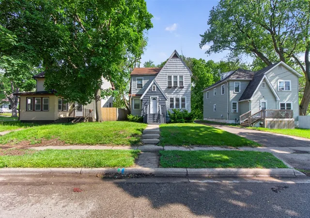 3rd image of 242 W High St, Jackson, MI 49203 | MLS# 70533382