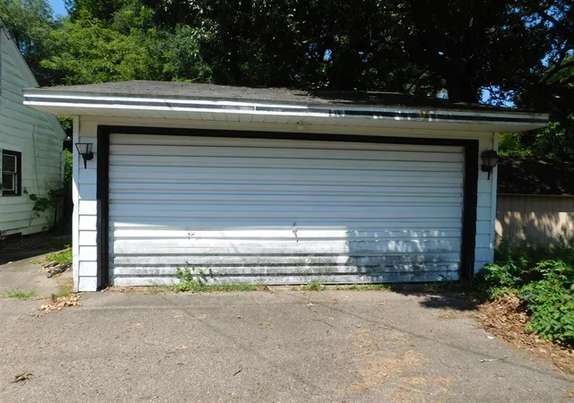 Photo 3 of Sale Pending at 285 Bechman Ave, Battle Creek, MI 49015 | MLS# 70545187 | Listing updated on 2026-08-05