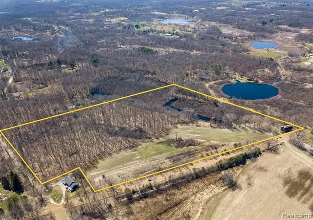 1st image of 825 W Rose Center Rd, Holly, MI 48442 | MLS# 60984177