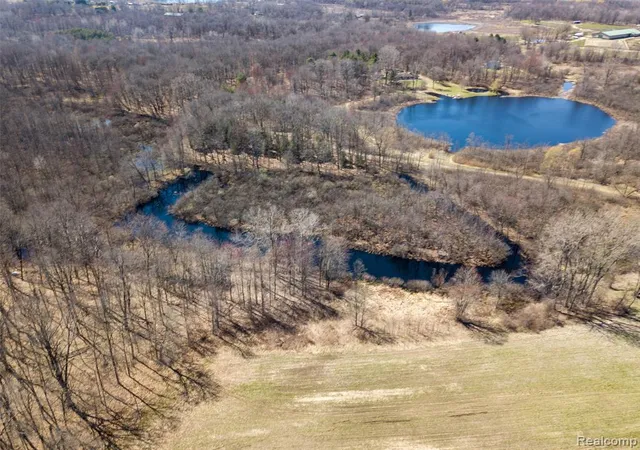 29th image of 825 W Rose Center Rd, Holly, MI 48442 | MLS# 60984177