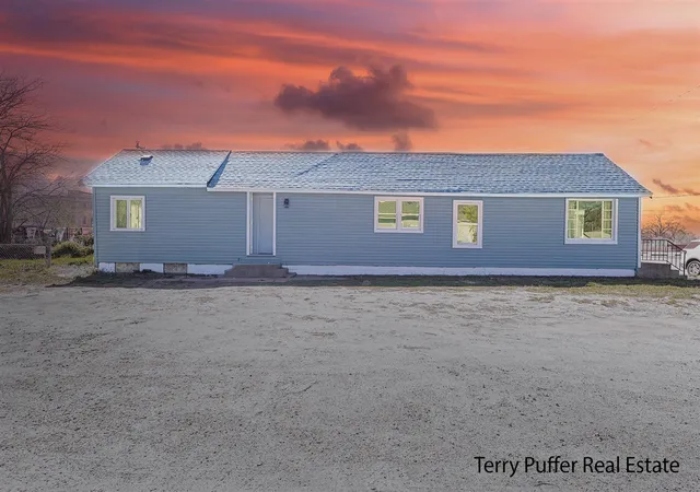 1st image of 819 E Forest Ave, Muskegon, MI 49442 | MLS# 70402669