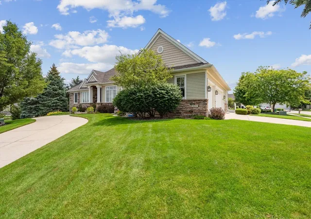 Photo 3 of Sale Pending at 4132 Ayrshire Dr, Wyoming, MI 49418 | MLS# 70554936 | Listing updated on 2026-08-31