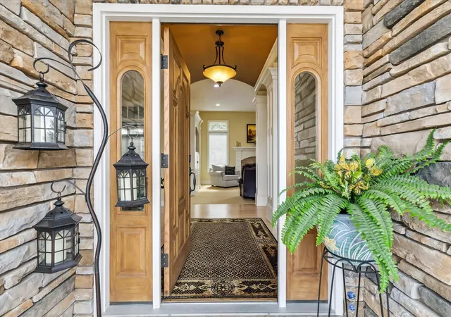Photo 4 of Sale Pending at 4132 Ayrshire Dr, Wyoming, MI 49418 | MLS# 70554936 | Listing updated on 2026-08-31