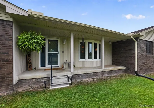 2nd image of 6895 Stow Rd, Fowlerville, MI 48836 | MLS# 61022463