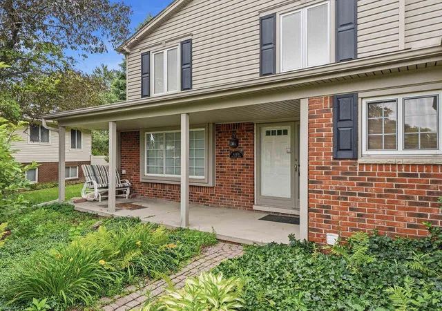 2nd image of 43456 Hillcrest Dr, Sterling Heights, MI 48313 | MLS# 50214727