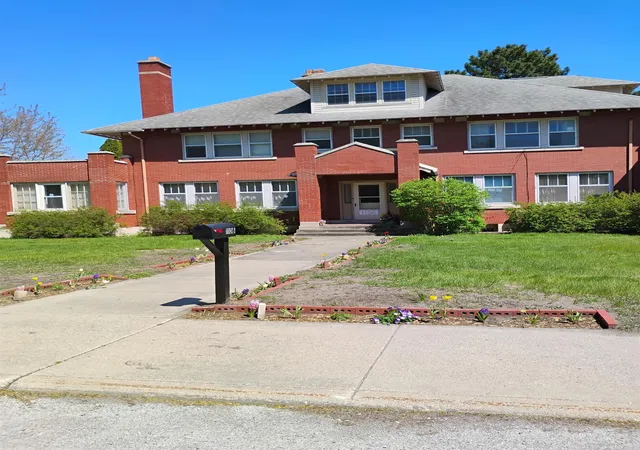 Photo 2 of Single family home for sale at 1106 State St, Bay City, MI 48706 | MLS# 50186917 | Listing updated on 2026-08-26