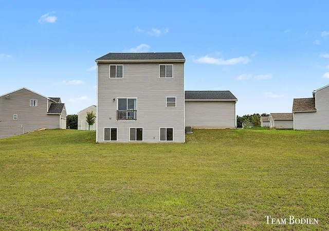 image of 402 Oak Hill Ct, Middleville, MI 49333 | MLS# 70551944