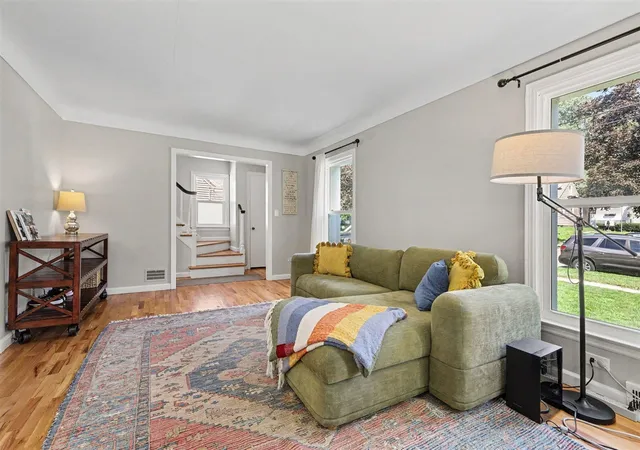 Photo 4 of Sale Pending at 1128 Edna St, Grand Rapids, MI 49507 | MLS# 70554998 | Listing updated on 2026-09-14