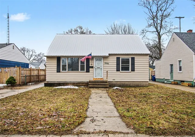 Homes for sale in Muskegon, MI | 2892 Roosevelt Rd, Muskegon, MI 49441 | MLS# 70516157
