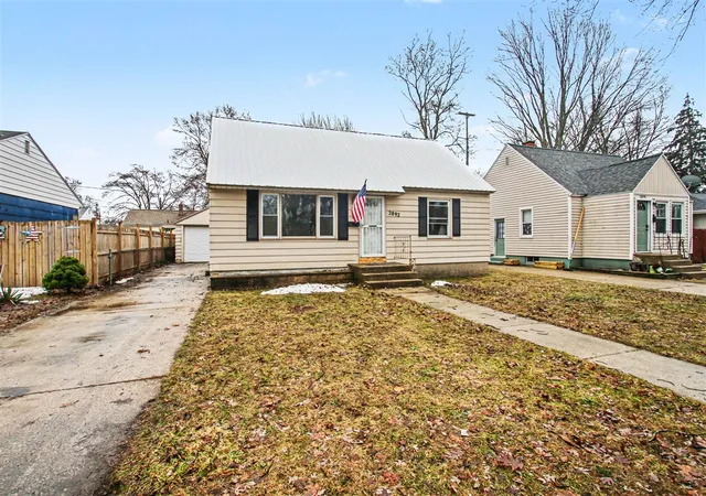 Homes for sale in Muskegon, MI | 2892 Roosevelt Rd, Muskegon, MI 49441 | MLS# 70516157