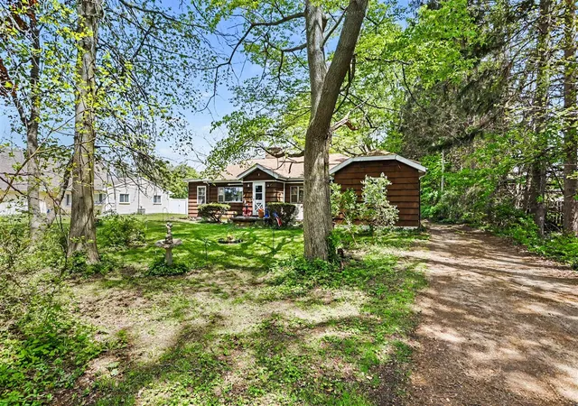 Homes for sale in Saint Joseph, MI | 3633 Lakeshore Dr, Saint Joseph, MI 49085 | MLS# 70530958