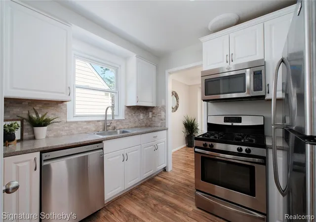 Photo 3 of Sale Pending at 2650 Grindley Park St, Dearborn, MI 48124 | MLS# 61019069 | Listing updated on 2026-08-23