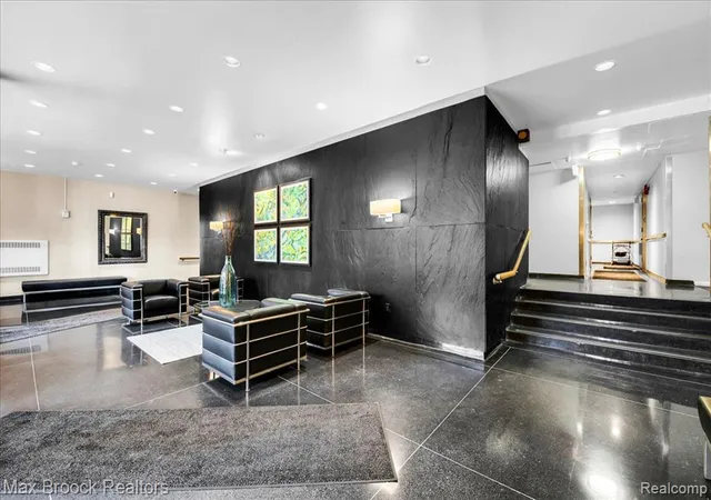 5th image of 8200 E Jefferson Ave #1901, Detroit, MI 48214 | MLS# 60983336
