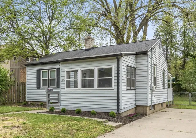 Homes for sale in Grand Rapids, MI | 1146 Eastern Ave, Grand Rapids, MI 49503 | MLS# 70532946