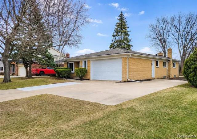 Photo 2 of Sale Pending at 39284 Sunderland Dr, Clinton Township, MI 48038 2679 | MLS# 61013092 | Listing updated on 2026-08-27