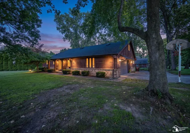 Photo 2 of Single family home for sale at 11650 Wells Rd, Petersburg, MI 49270 | MLS# 50219882 | Listing updated on 2026-09-14