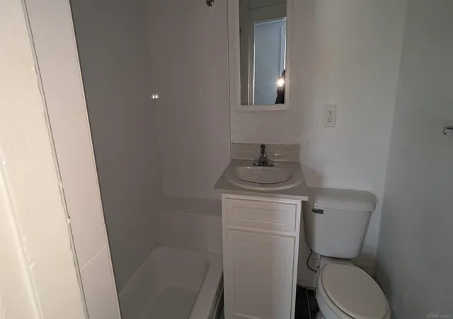 Photo 4 of House for sale at 1523 Saint Clair River Dr, Algonac, MI 48001 | MLS# 50219776 | Listing updated on 2026-08-25