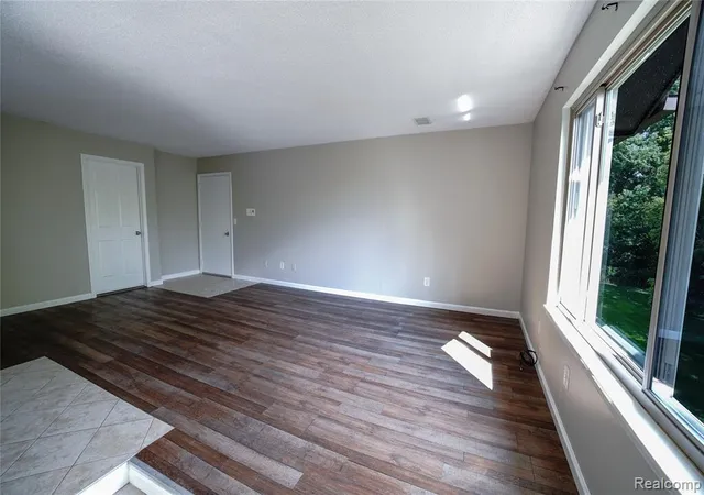 4th image of 8365 Pontiac Lake Rd #12, White Lake, MI 48386 | MLS# 61017282