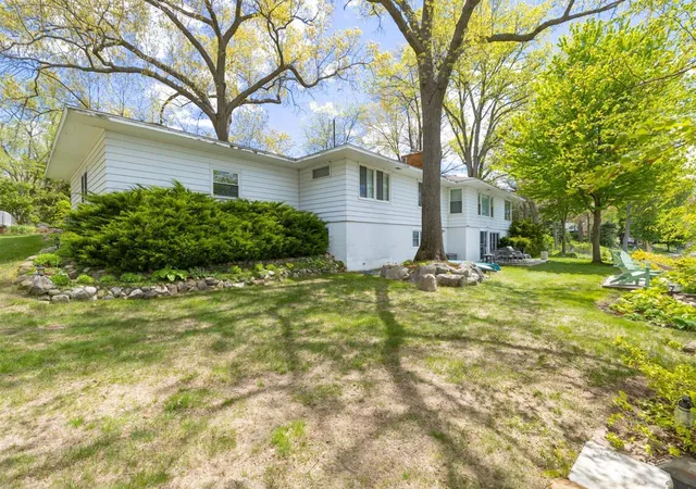 Homes for sale in Colon, MI | 58828 Burr Oak Rd, Colon, MI 49040 | MLS# 70531869