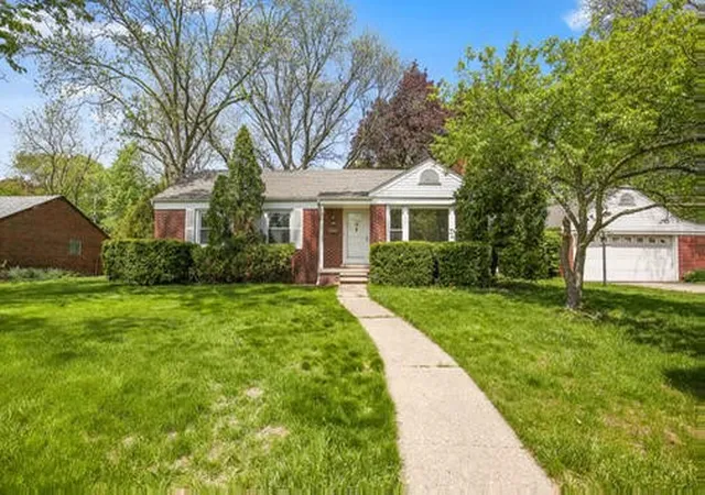 Photo 2 of Sale Pending at 13660 Winchester St, Oak Park, MI 48237 | MLS# 70535671 | Listing updated on 2026-06-08