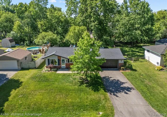 Homes for sale in Waterford, MI | 6589 Doyon Dr, Waterford, MI 48327 | MLS# 61000153
