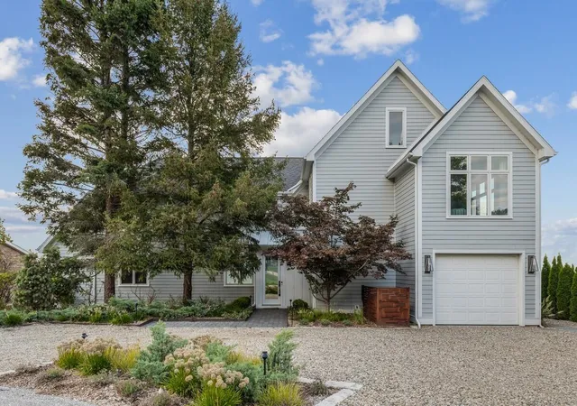 Photo 3 of Single family home for sale at 49005 E Mckean Dr, New Buffalo, MI 49117 | MLS# 70500265 | Listing updated on 2025-11-17
