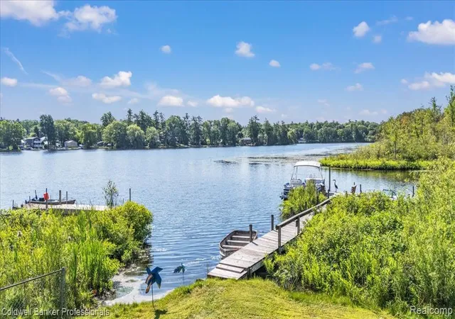 2nd image of 1325 Elkhorn Lake Rd, Lake Orion, MI 48362 | MLS# 61007375