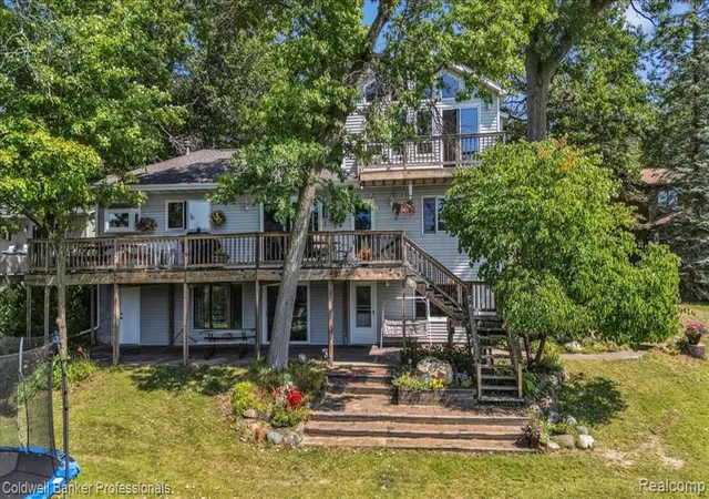 3rd image of 1325 Elkhorn Lake Rd, Lake Orion, MI 48362 | MLS# 61007375