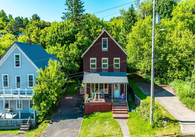 Homes for sale in Houghton, MI | 807 E Montezuma Ave, Houghton, MI 49931 | MLS# 50205843