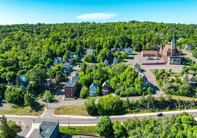 Homes for sale in Houghton, MI | 807 E Montezuma Ave, Houghton, MI 49931 | MLS# 50205843