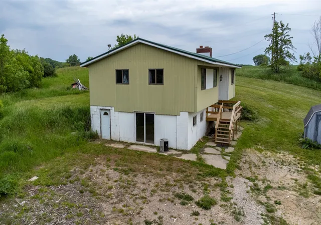 3rd image of 4035 N Comstock Ave, Hesperia, MI 49421 | MLS# 70537703