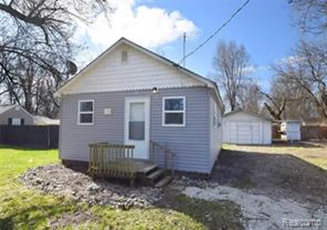 Homes for sale in Burton, MI | 2390 E Boatfield Ave, Burton, MI 48529 | MLS# 61009238