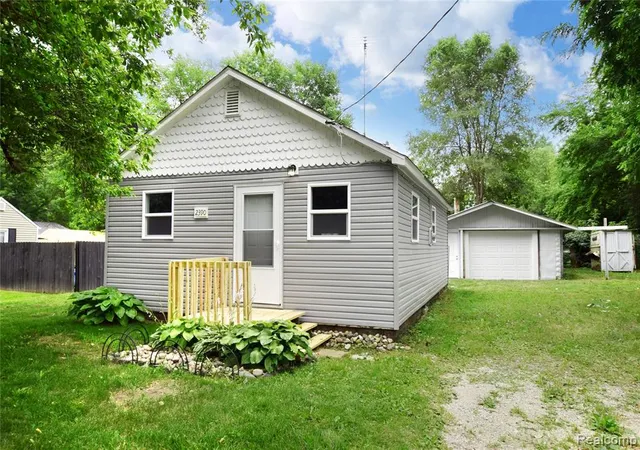Homes for sale in Burton, MI | 2390 E Boatfield Ave, Burton, MI 48529 | MLS# 61009238