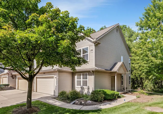 3rd image of 3518 Meadow Grove Trl, Ann Arbor, MI 48108 | MLS# 70543563