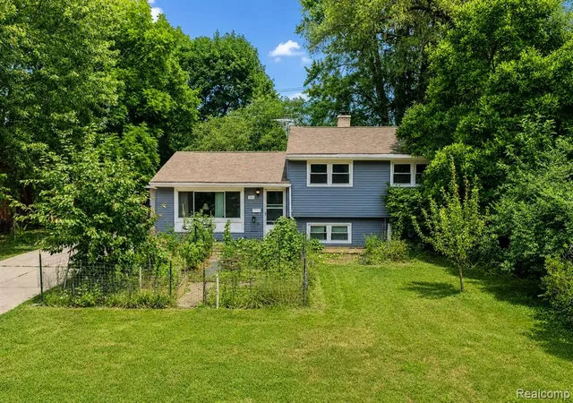 1st image of 1421 Cedarhill Dr, East Lansing, MI 48823 | MLS# 61020255