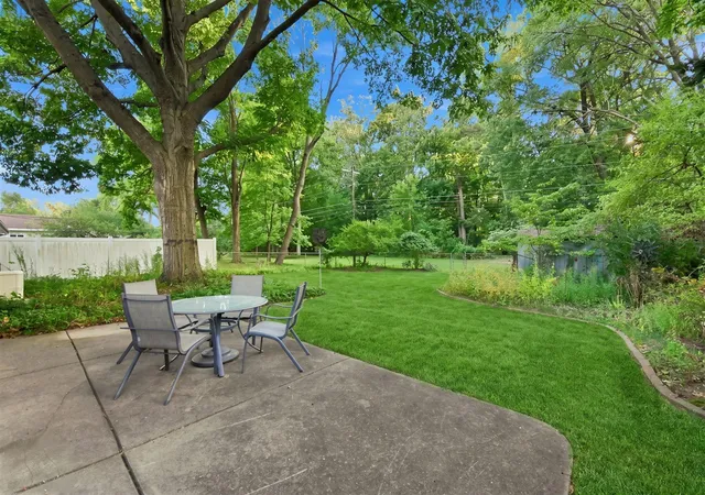Photo 4 of Sale Pending at 14627 Ellen Dr, Livonia, MI 48154 | MLS# 70554814 | Listing updated on 2026-08-28