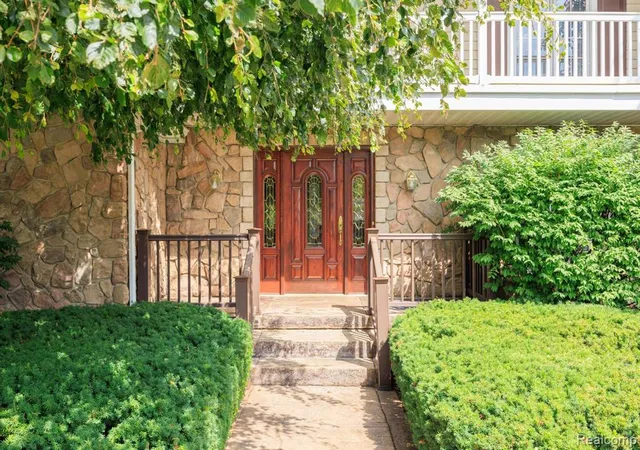 55th image of 9705 Burning Tree Dr, Grand Blanc, MI 48439 | MLS# 61018337