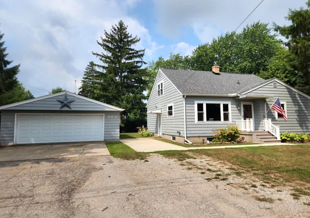 Photo 1 of Single family home for sale at 303 Yale St, Bay City, MI 48708 | MLS# 50218317 | Listing updated on 2026-09-09