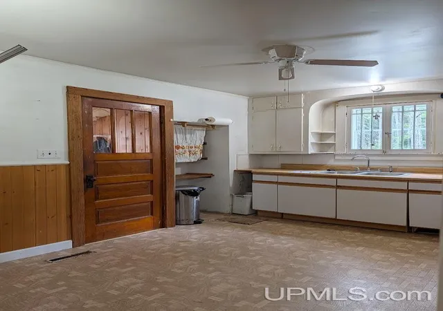 Homes for sale in Bruce Crossing, MI | 15265 Neuman Rd, Bruce Crossing, MI 49912 | MLS# 50212622