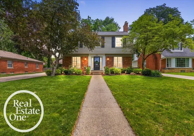 Homes for sale in Grosse Pointe Farms, MI | 324 Cloverly Rd, Grosse Pointe Farms, MI 48236 | MLS# 50211718