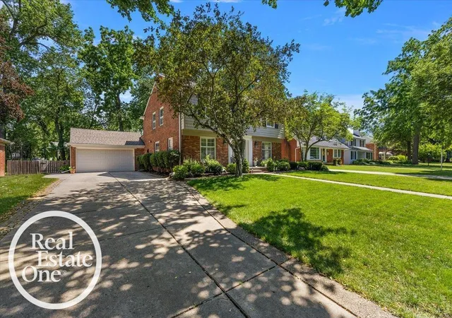 Homes for sale in Grosse Pointe Farms, MI | 324 Cloverly Rd, Grosse Pointe Farms, MI 48236 | MLS# 50211718