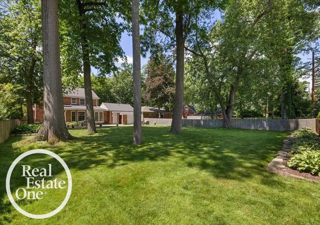Homes for sale in Grosse Pointe Farms, MI | 324 Cloverly Rd, Grosse Pointe Farms, MI 48236 | MLS# 50211718