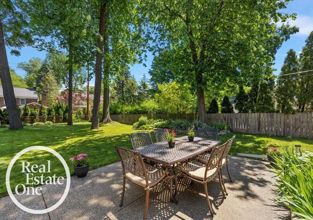 Homes for sale in Grosse Pointe Farms, MI | 324 Cloverly Rd, Grosse Pointe Farms, MI 48236 | MLS# 50211718