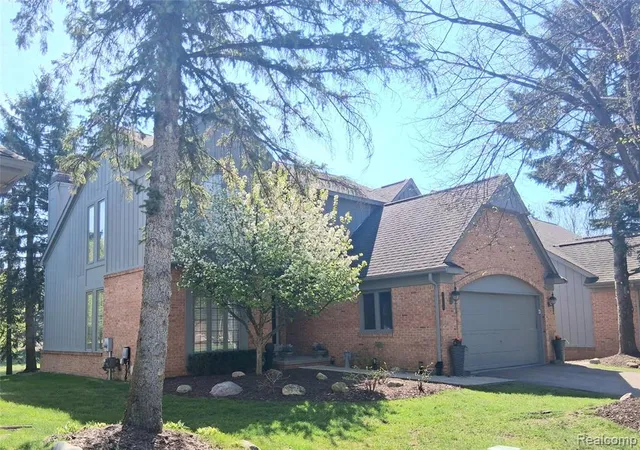 Homes for sale in Farmington Hills, MI | 37814 Avon Ln, Farmington Hills, MI 48331 | MLS# 60986452