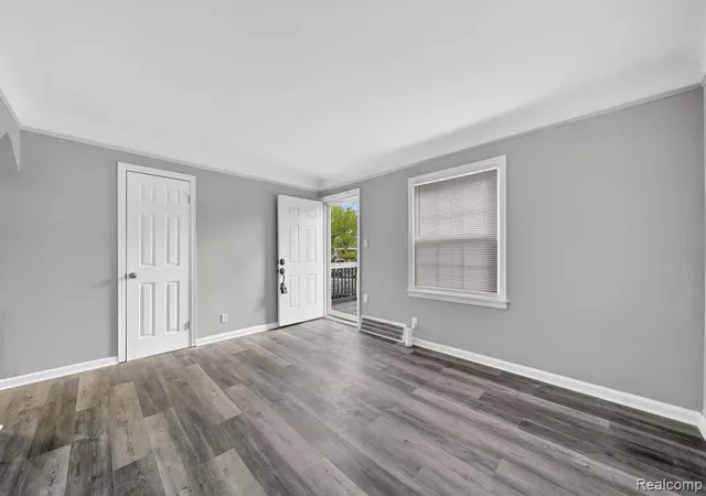Photo 5 of Single family home for sale at 5156 Winifred St, Wayne, MI 48184 | MLS# 60988156 | Listing updated on 2026-08-21