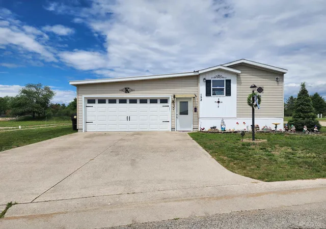 Homes for sale in Escanaba, MI | 1620 Willow Creek Road Lot 152 Road, Escanaba, MI 49829 | MLS# 50211970