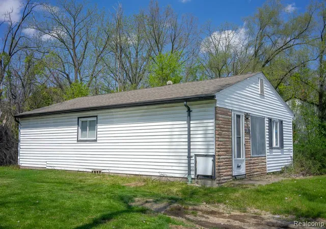 2nd image of 12667 Blackstone St, Detroit, MI 48223 | MLS# 60991793
