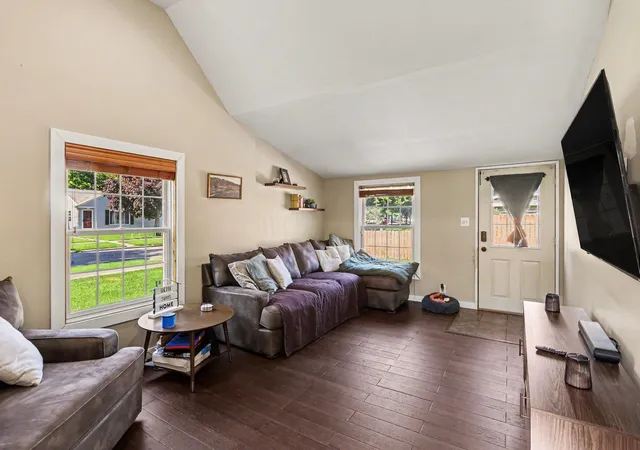 Photo 4 of Sale Pending at 1004 Transit St, Bay City, MI 48706 | MLS# 50212645 | Listing updated on 2026-06-29