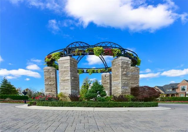 Photo 19 of Mansion for sale at 4740 Pinnacle Blvd, Rochester, MI 48306 0006 | MLS# 61025383 | Listing updated on 2026-08-29