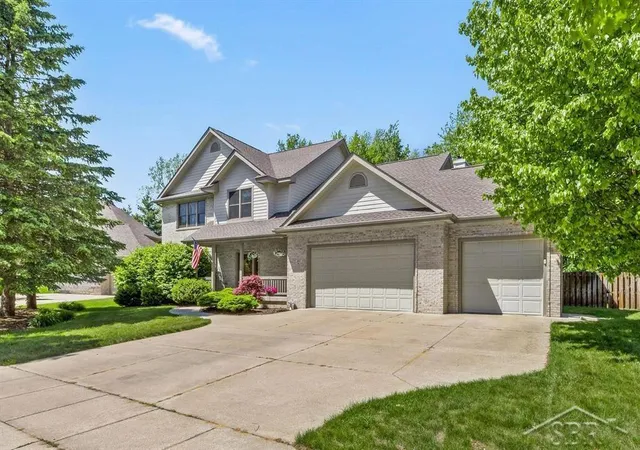 Homes for sale in Midland, MI | 403 Shirewood Ln, Midland, MI 48642 | MLS# 50210111